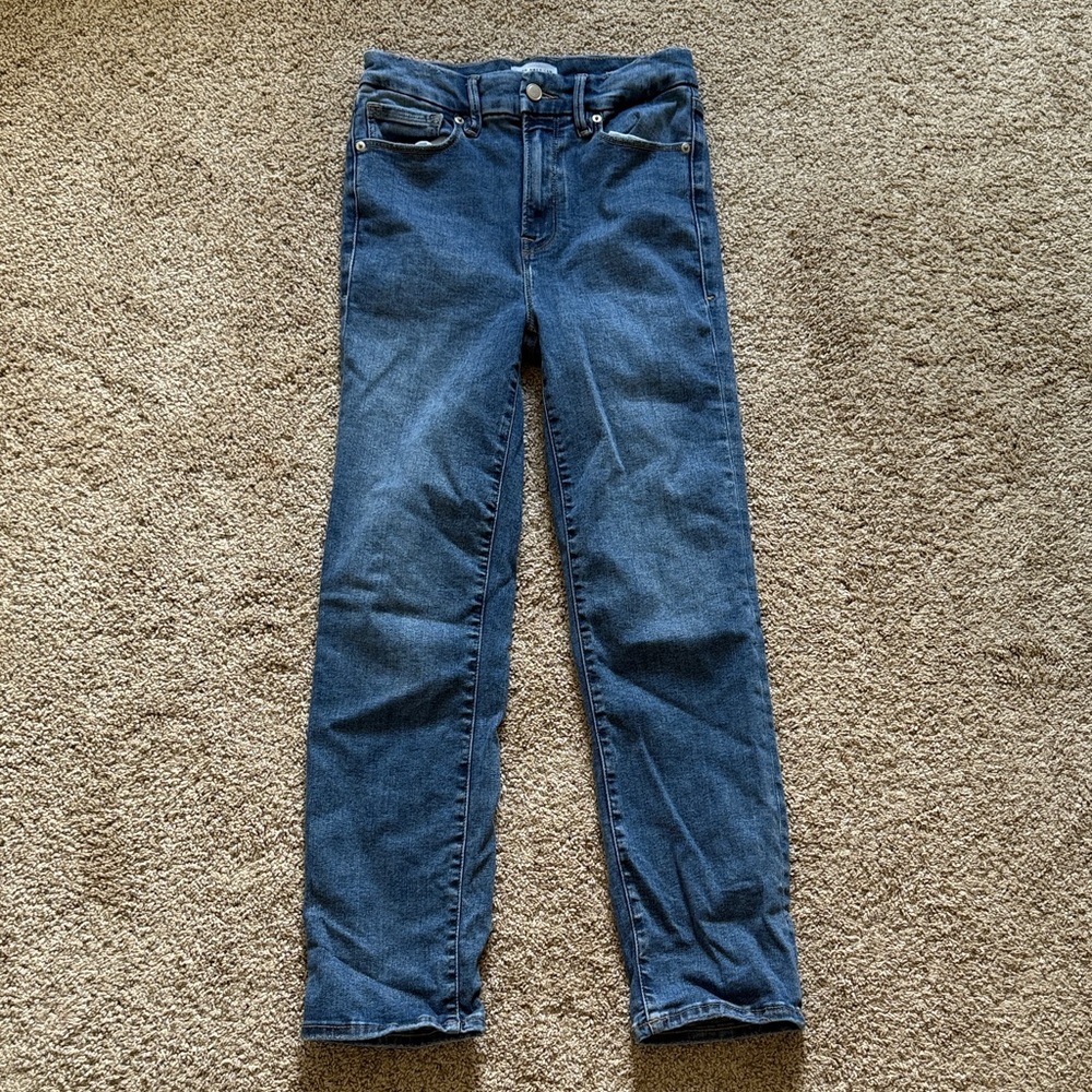 Good American Straight Leg Jeans in Dark Blue Denim